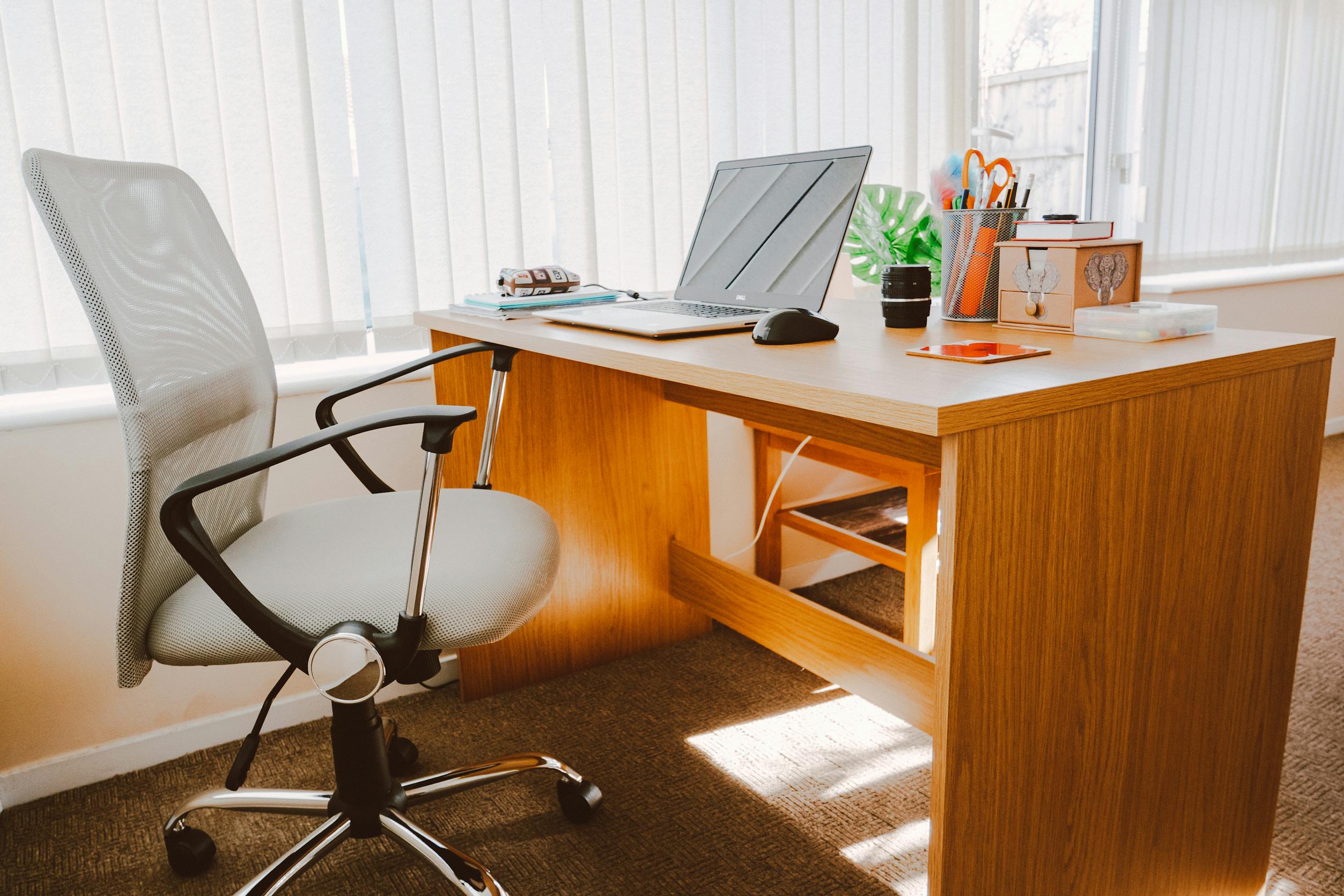 Essential Tips for Designing a Minimalist Office Space