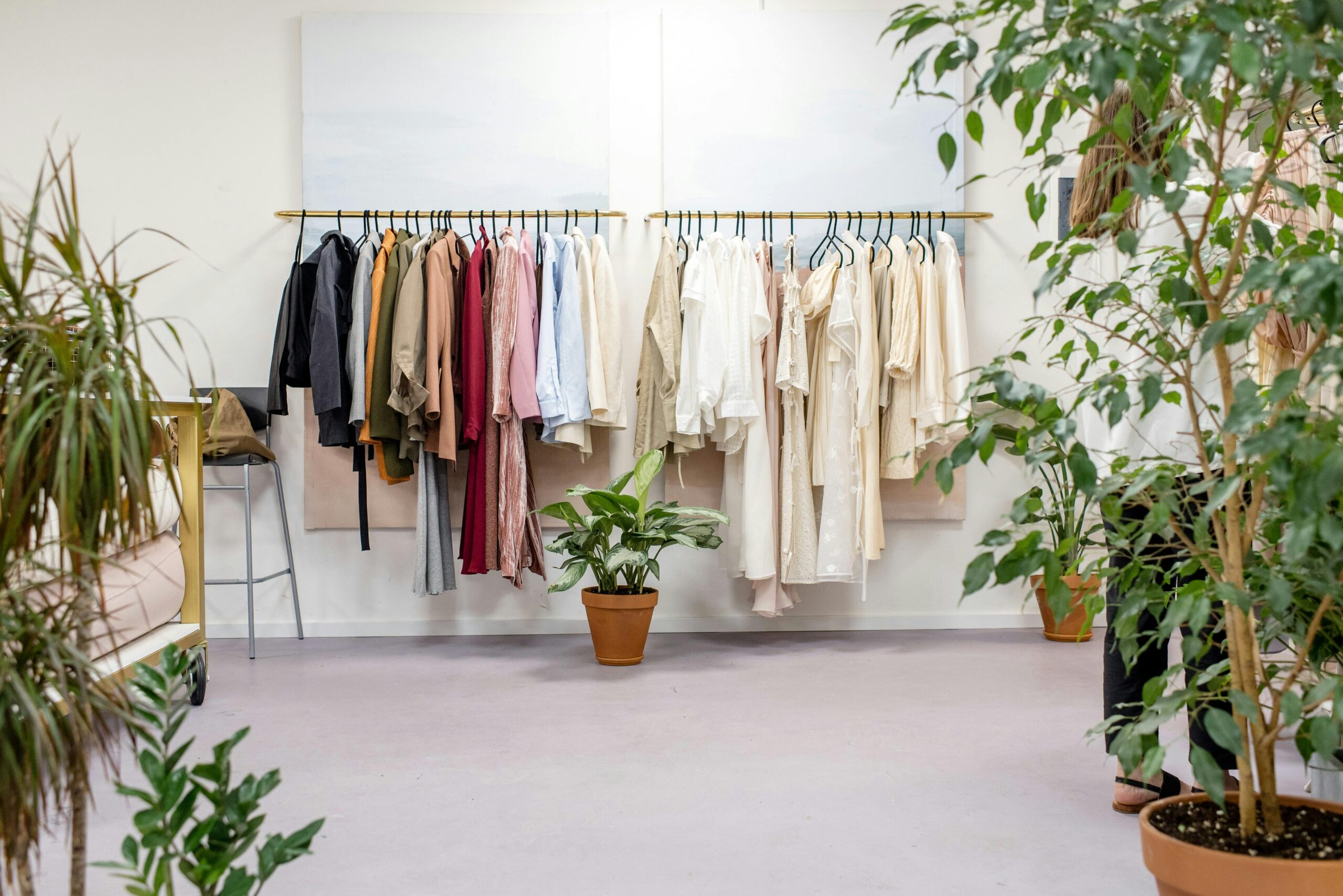 5 Simple Steps to Declutter Your Closet